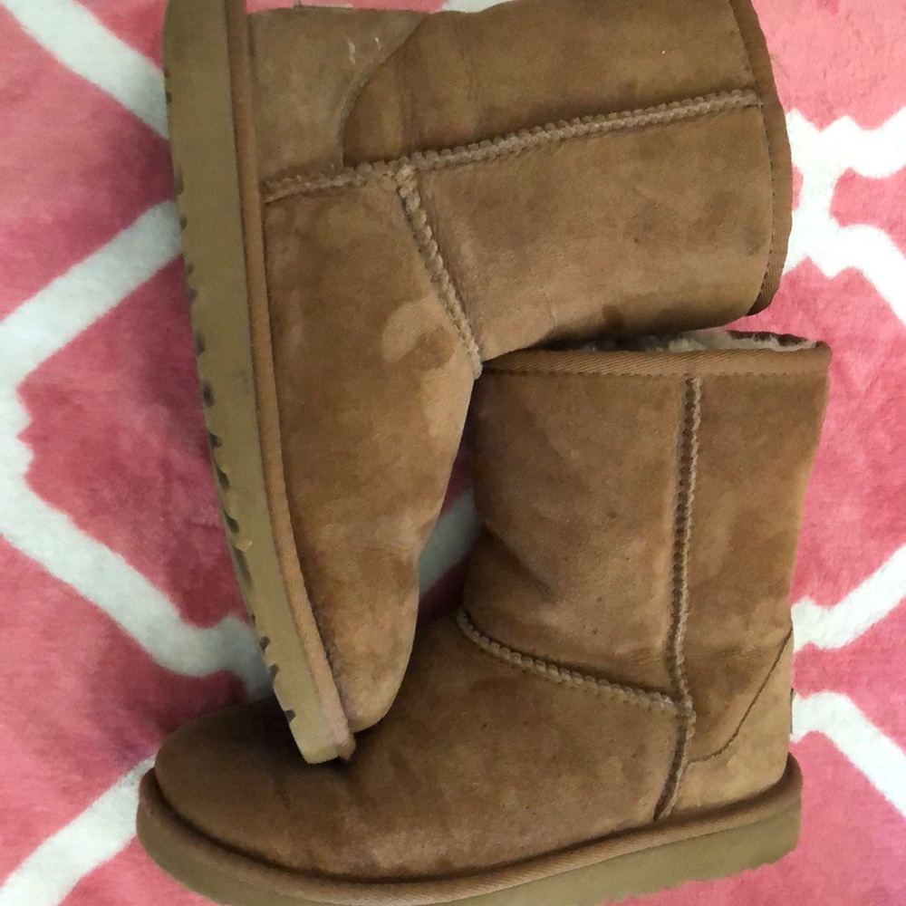 UGG BOOTS